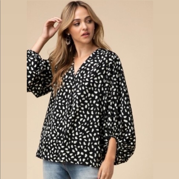 entro Tops - ENTRO Black Speckled Blouse with Bubble Sleeves